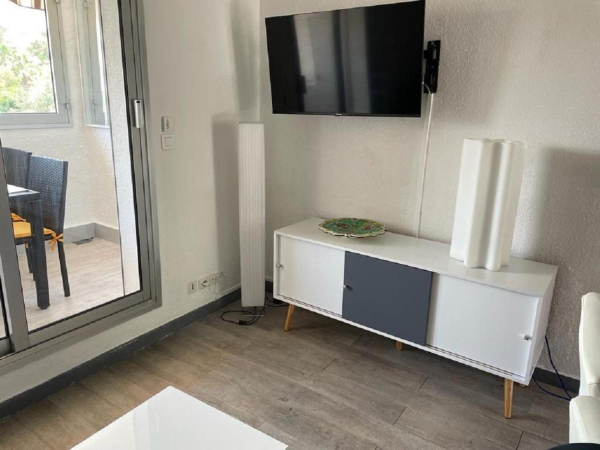 Entre St-Raphael Et St-Tropez. Studio Pieds Dans L'Eau, A Partir De 600 Euros/Semaine. Saint Aygulf Exteriör bild