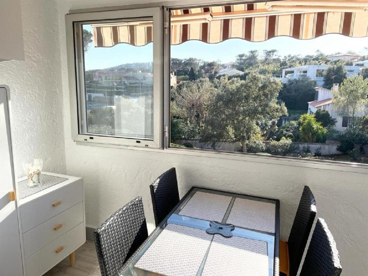 Entre St-Raphael Et St-Tropez. Studio Pieds Dans L'Eau, A Partir De 600 Euros/Semaine. Saint Aygulf Exteriör bild